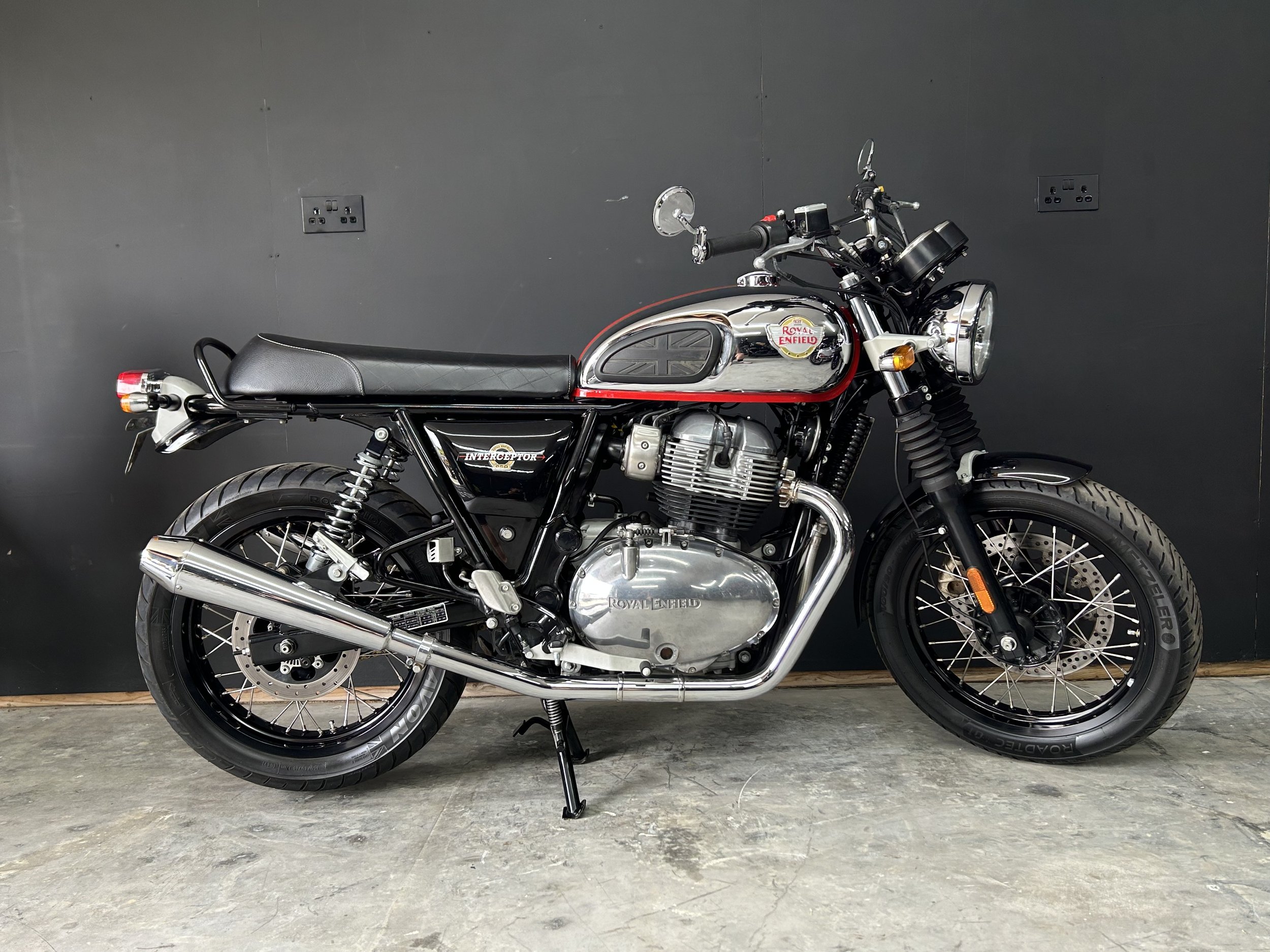 ROYAL ENFIELD INTERCEPTOR 650