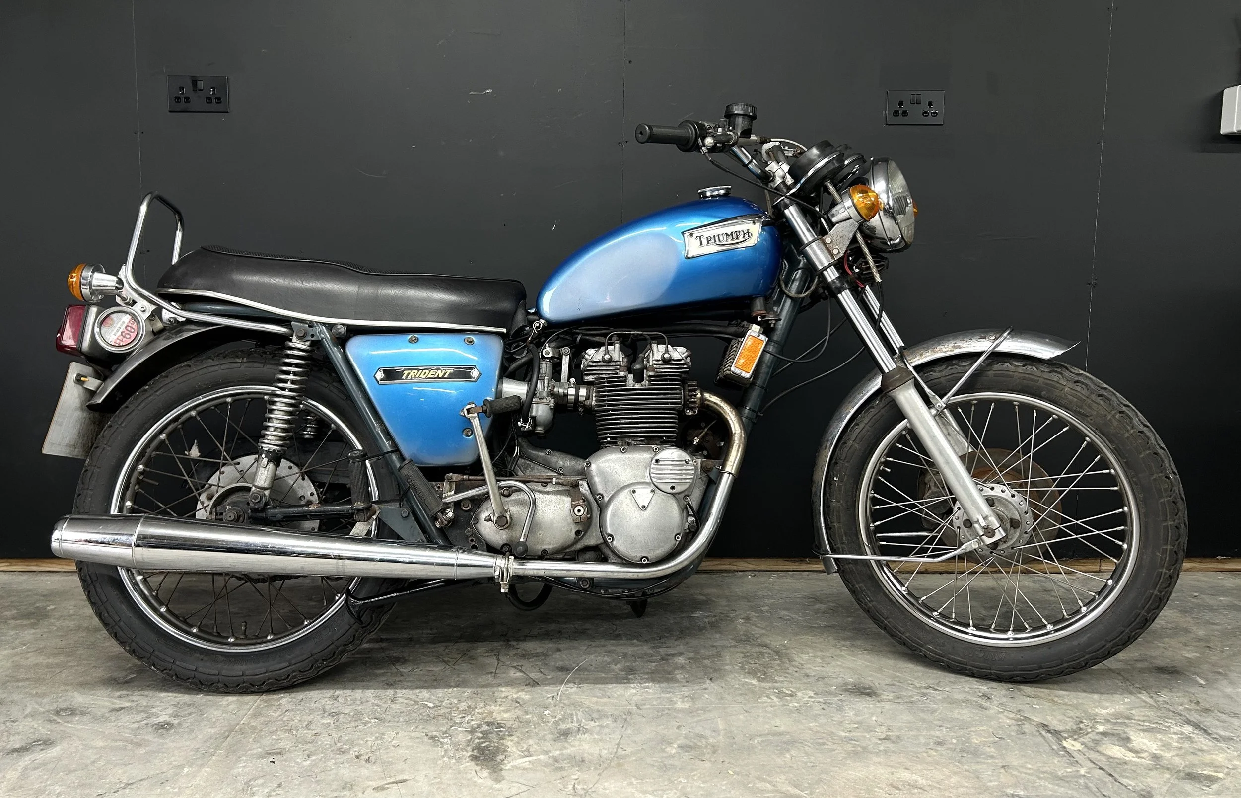 TRIUMPH TRIDENT T150V