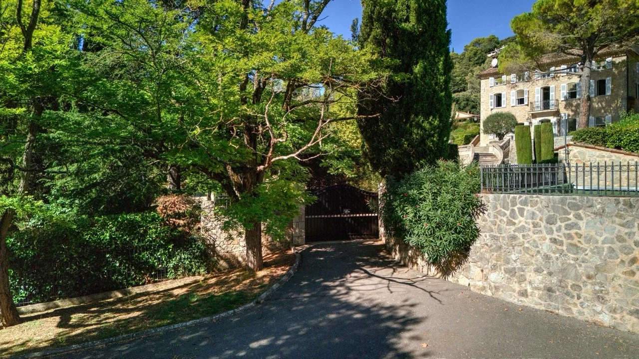 Chateau_de_Tournon_26.jpeg