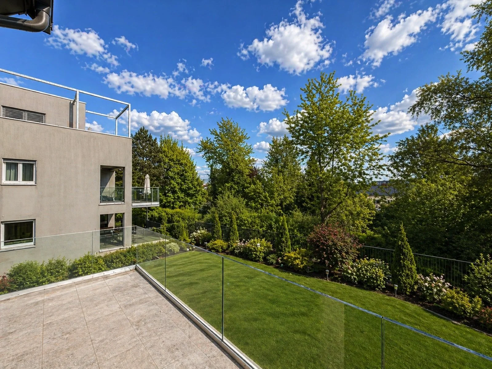Visual-Auberge-Top2-1.jpg