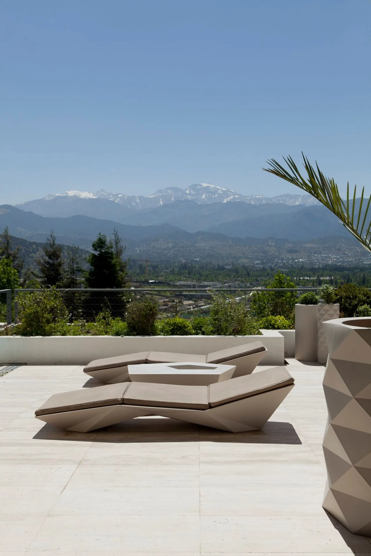 vondom lounger outside.jpg