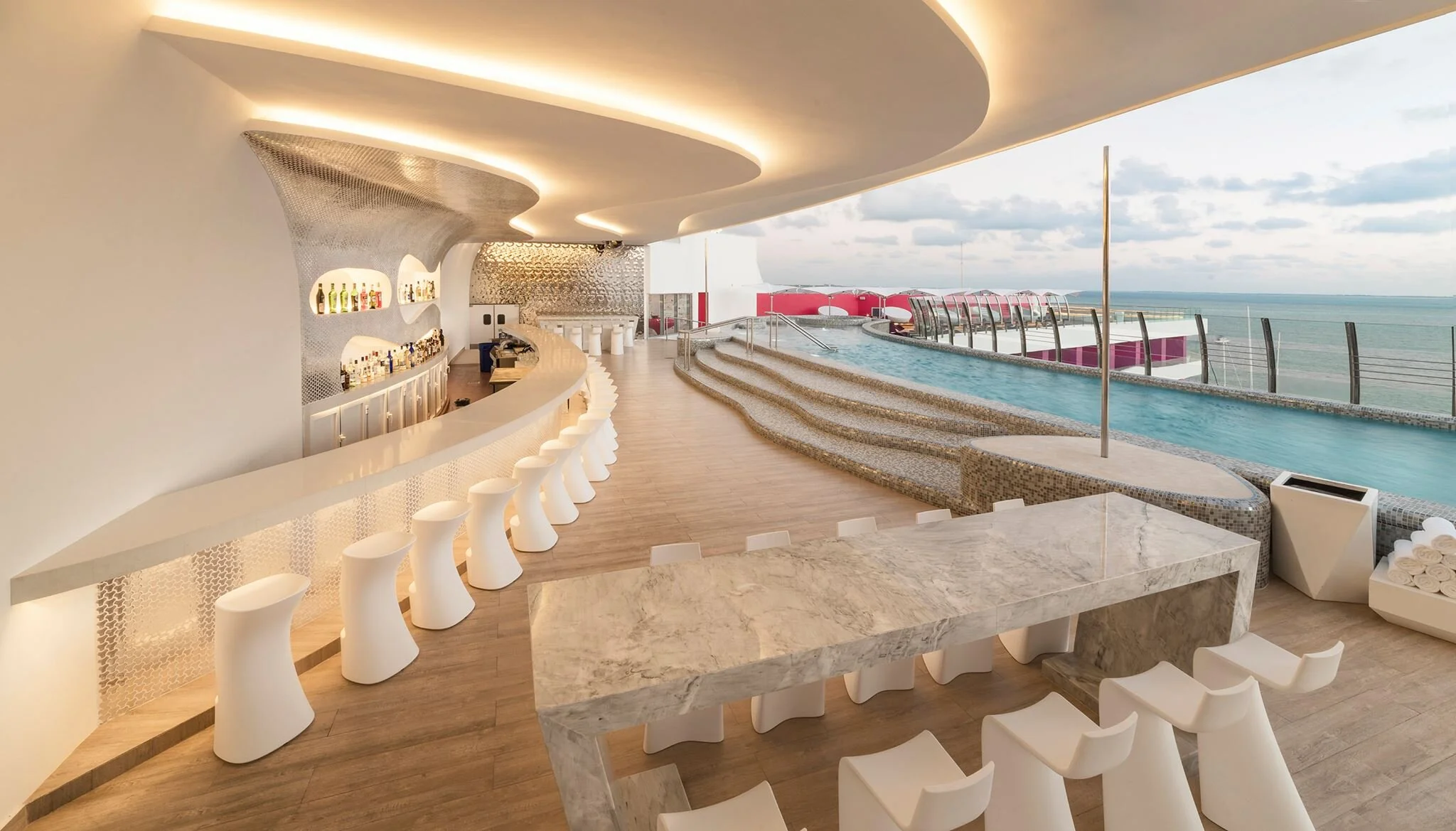vondom wing hotel .jpg