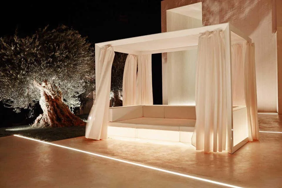VELA_PAVILLION_1_mastertattat-outdoor-furniture-vondom-vela-pavillion.jpg