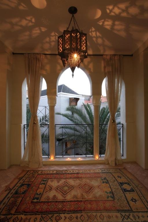 Palais Khum arches.jpeg