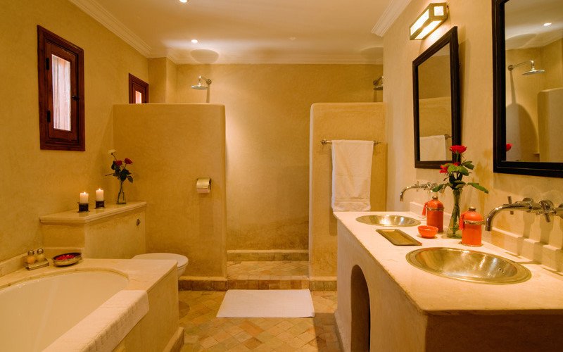 ribali riad large bathroom.jpeg