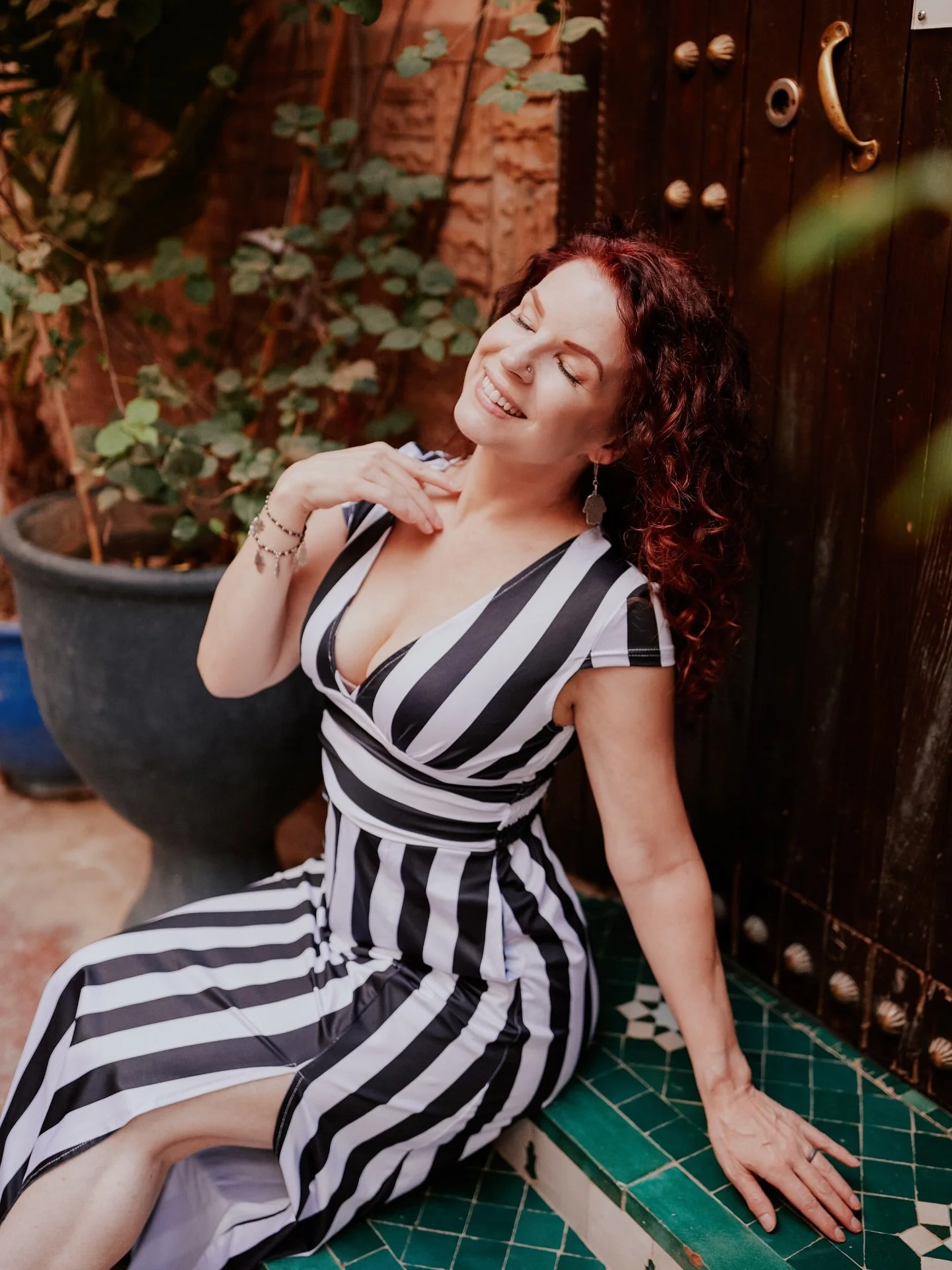 SSShhhhh! It’s a secret, and I couldn’t take pictures there, but my favorite antique store in Marrakech is pure magic - where every corner holds treasures that whisper stories of empires past! ⚔️ This pic will have to do. I’m wearin