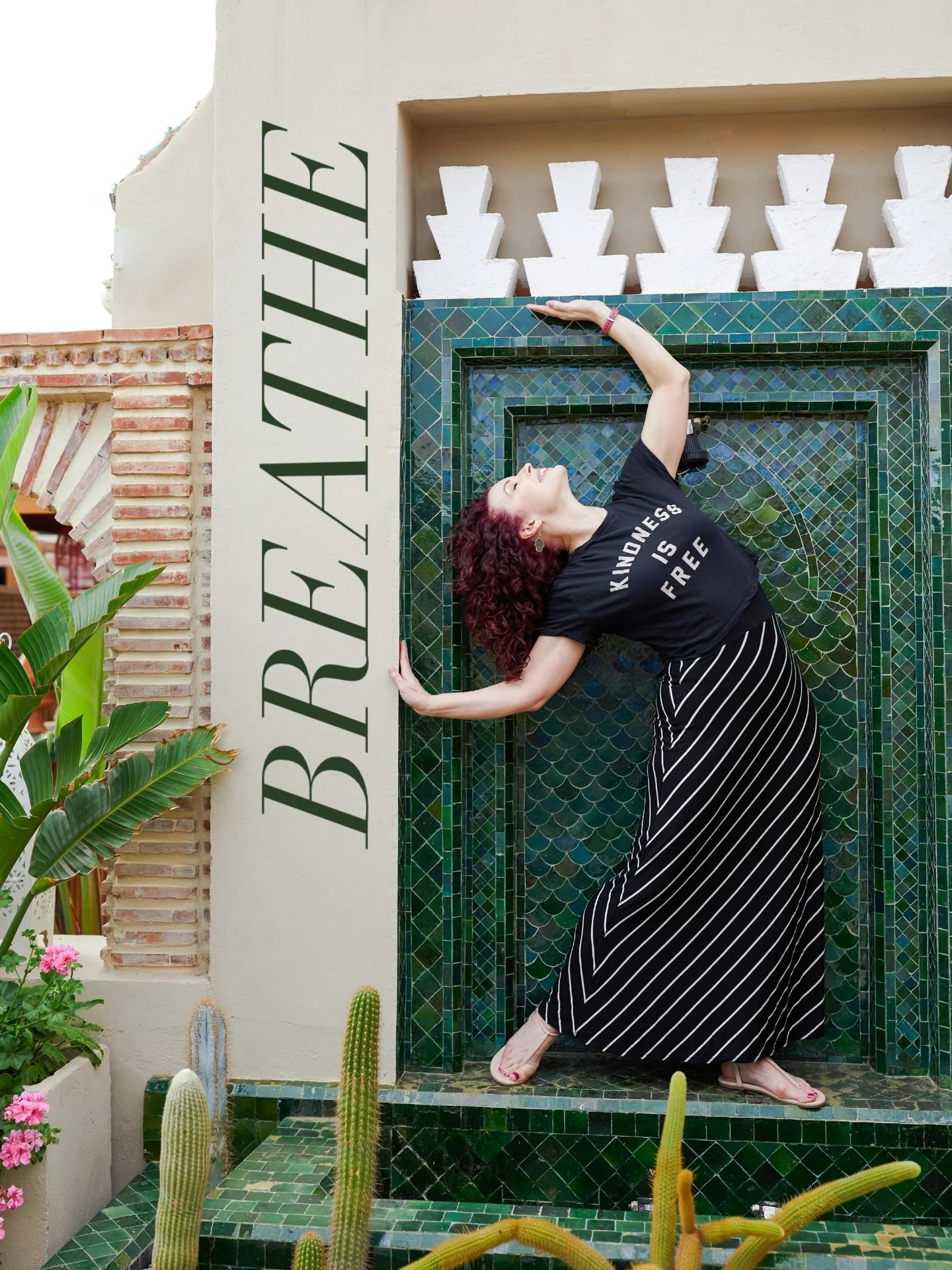 A simple posture reset for your day: Not that posture in the pic, though. 😆  I invite you to try this:
Unclench your jaw. Drop your shoulders away from your ears. Take one slow breath. Then another. Let it all the way out. And finally one more, foll