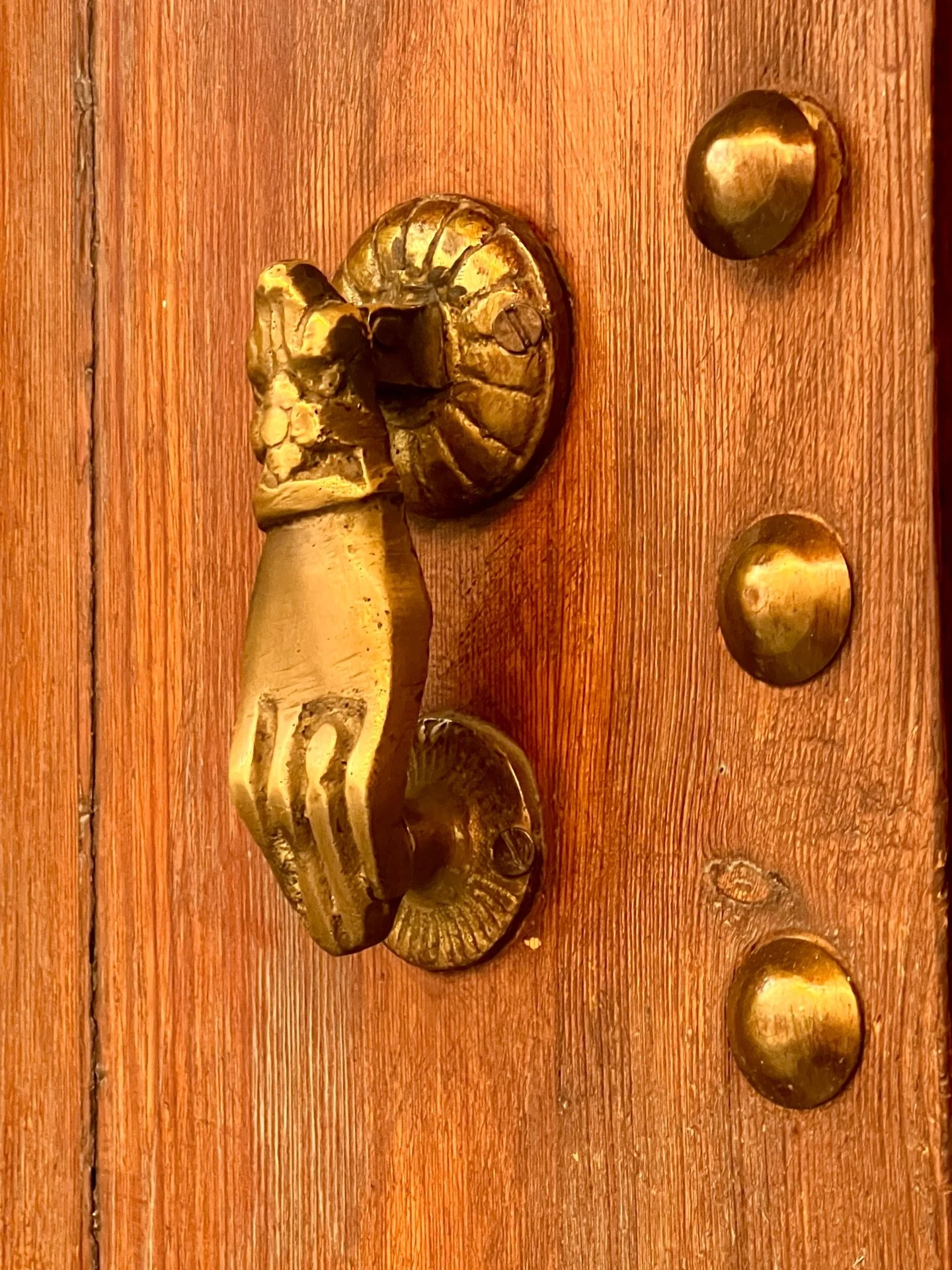 Knock! Knock! You already have everything you need to begin.
Not to be perfect. Not to finish. Just to start.
One stretch. One breath. One small choice that honors your wellbeing.
That&rsquo;s enough for today. &nbsp;&nbsp;

#mindfulliving #mindfultr