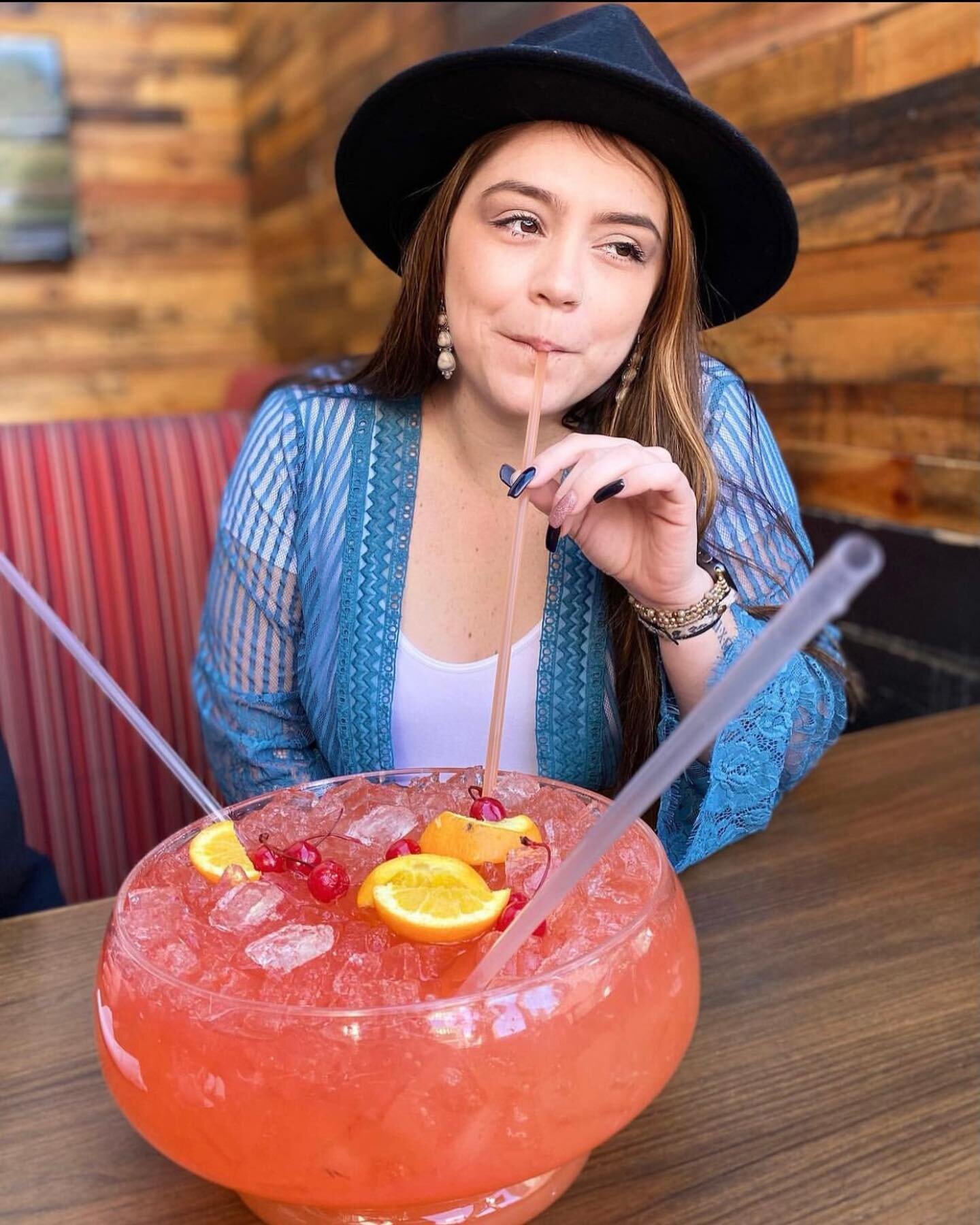 What better way to spend a Wednesday? 🍹 📷: @melrosescents 
&bull;
&bull;
#PBRRockbar #lasvegas #lasvegasstrip #humpday #cocktailbowls #planethollywoodlasvegas #miraclemileshops