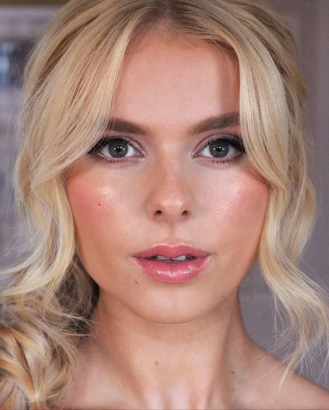 Some of my all-time faves ❤️

Save for your bridal hair &amp; makeup inspo and let me know which is your favourite!

Hair &amp; Makeup by me 🙋&zwj;♀️

#bridalmakeuplondon #weddinghairlondon #londonmakeupartist #2026bride #bridalhairandmakeup