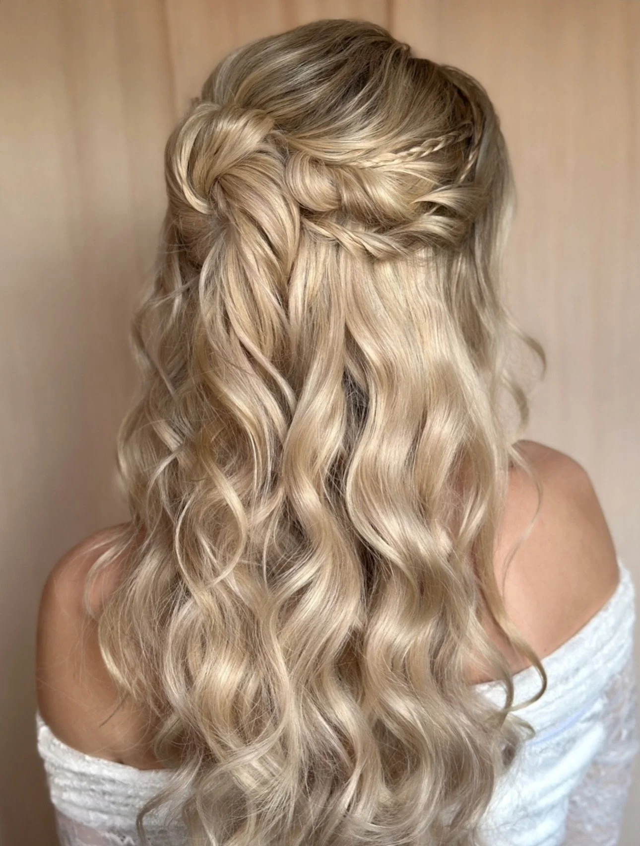 For my blondies - here&rsquo;s some hair inspo ✨ (don&rsquo;t forget to save your favourite so you don&rsquo;t loose it!)

Which one takes your fancy?

All hairstyles by Alice @lucenthairandmakeup 

#bridalhairlondon #bohoweddinghair #londonweddingha