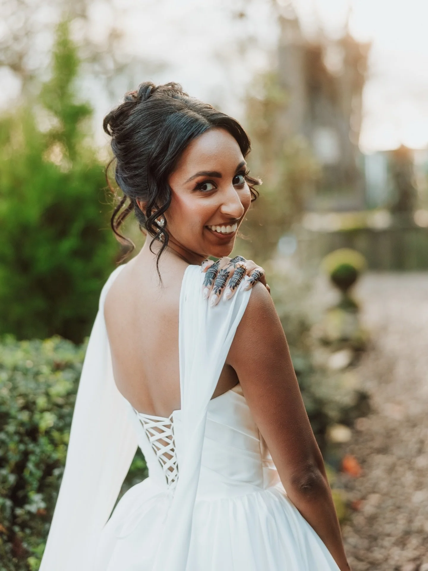 A moment for my beautiful bride Leah ✨

Leah flew over from the US to marry her soulmate in Scotland and trusted me with her bridal hair and makeup for her destination wedding 🤍🥰

When she first enquired, Leah told me she wanted to feel completely 