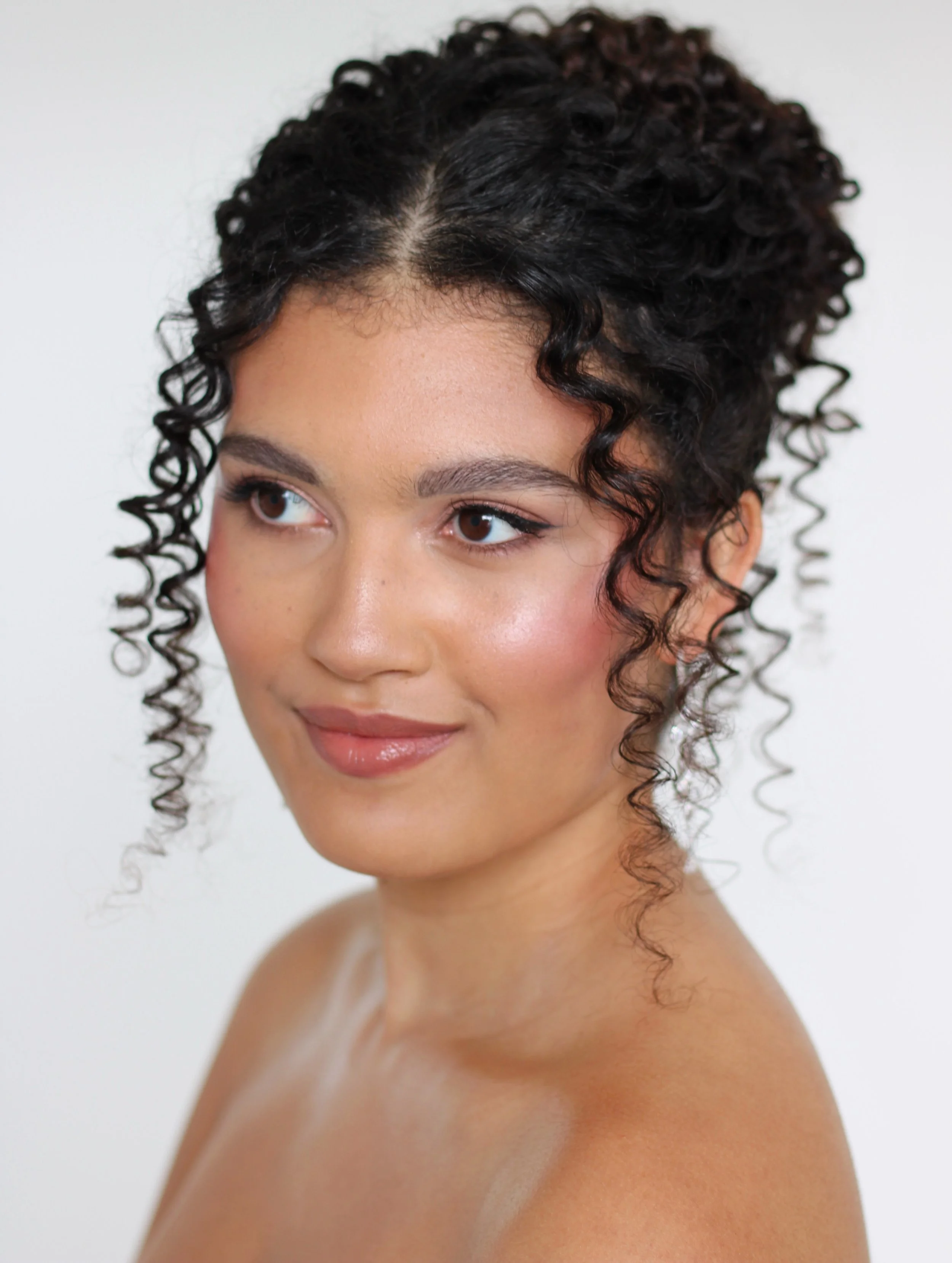 Are you the type of bride who wants to feel glam on your wedding day without heavy, cakey makeup?

If you want more than a &ldquo;no-makeup makeup&rdquo;, but less than &ldquo;full glam&rdquo;. If you want to define your features and enhance your nat