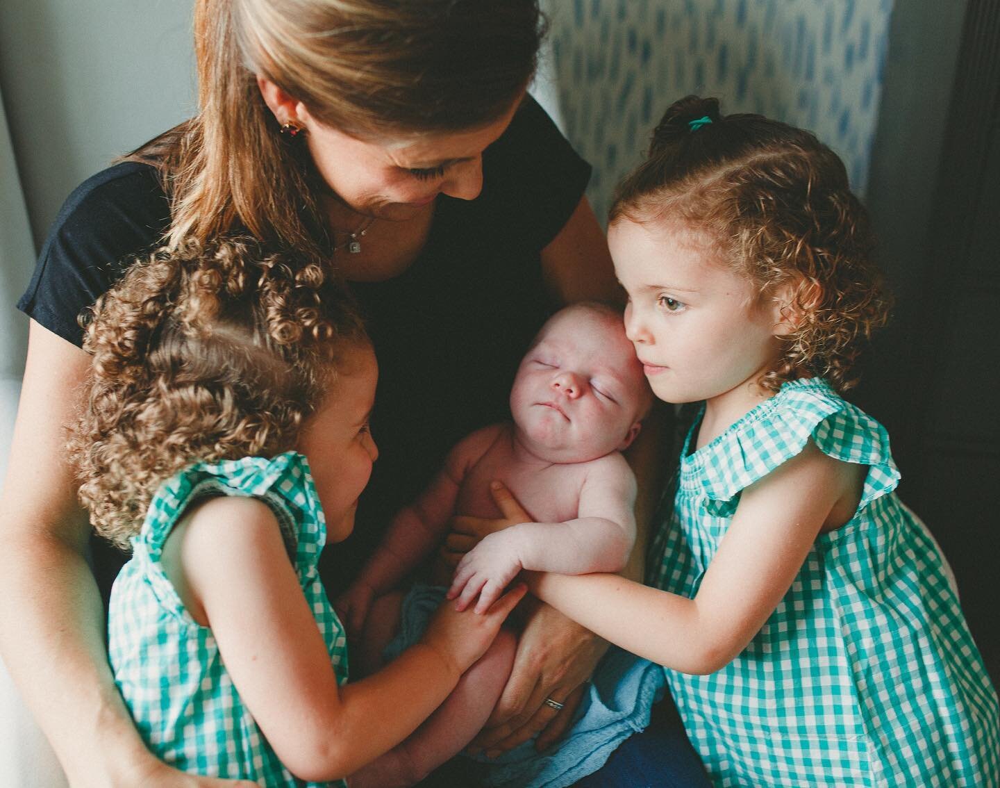 A boy and his three mothers 😂🥰 How sweet are these twin sisters caring for their baby brother!!? 
.
.
.
.
#andreawardenphotography #philadelphianewbornphotographer #mainlinenewbornphotographer #newbornphotography #newbornphotographer #chestercounty