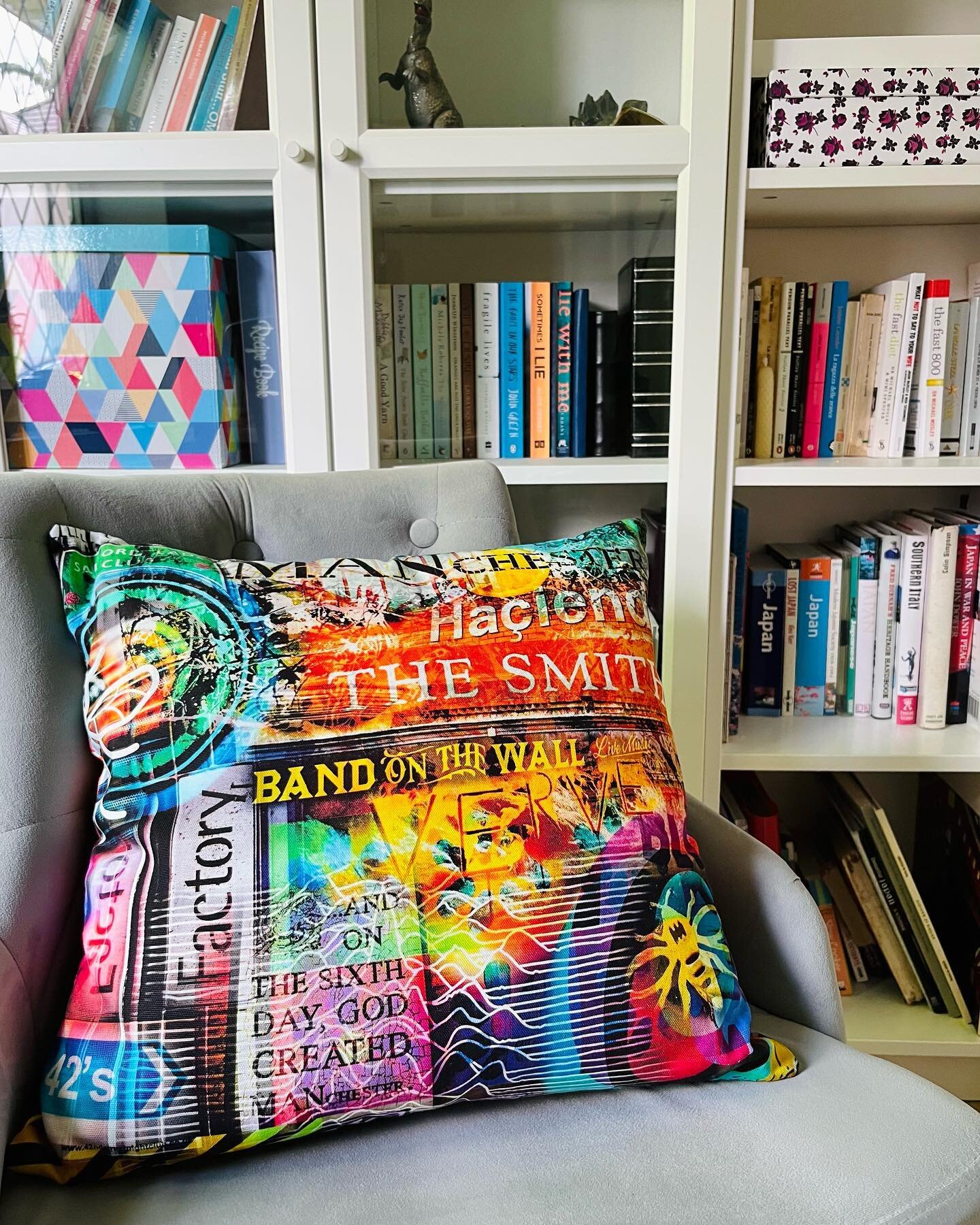 Cushions are on sale until this Sunday! 🙌

Was &pound;18, now Just &pound;13 each! 

https://www.kellyclarkephotography.com/shop/p/manchestermashupcushioncover

#manchesterprints #thesmiths #manchester #manchestermusic #oasis #theverve #manc #manche