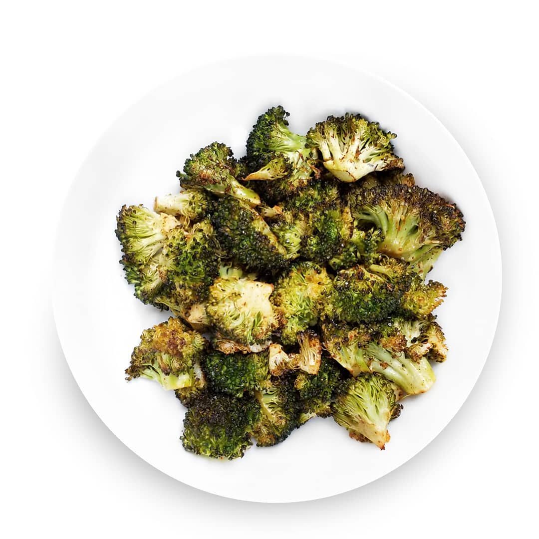 Being the domestic goddess that I am, when LJ requested a new broccoli dish with some heat, I delivered in a big way.⁠
⁠
The mixture of spices delicious. It has a heat kick thanks to the chili powder, and a zesty citrus flavor from the Tajin.⁠
⁠
TAJI