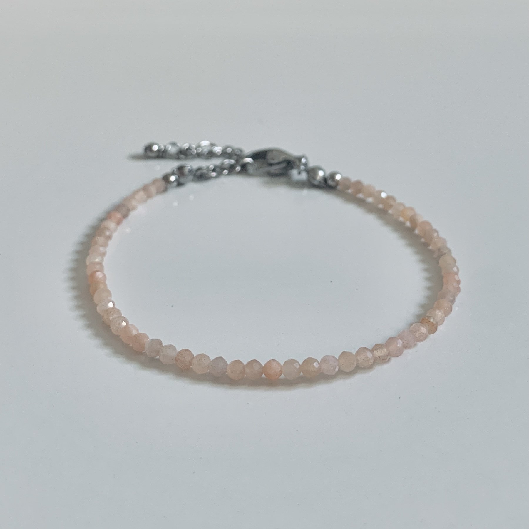 2mm_moonstone.jpg