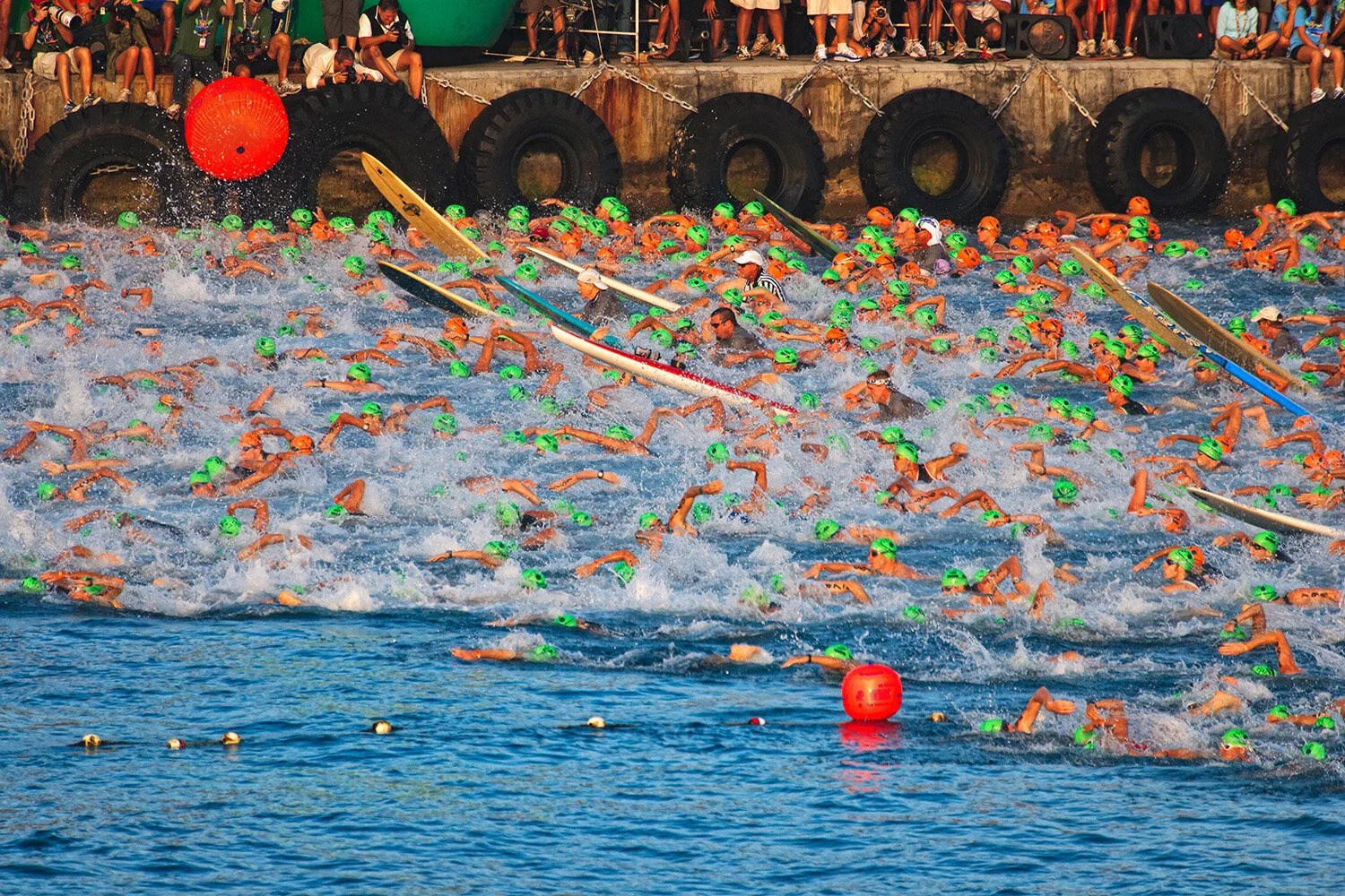  Swimstart, known as ‘washing machine’, of World Championship Triathlon in Kailua-Kona, Hawai'i. 