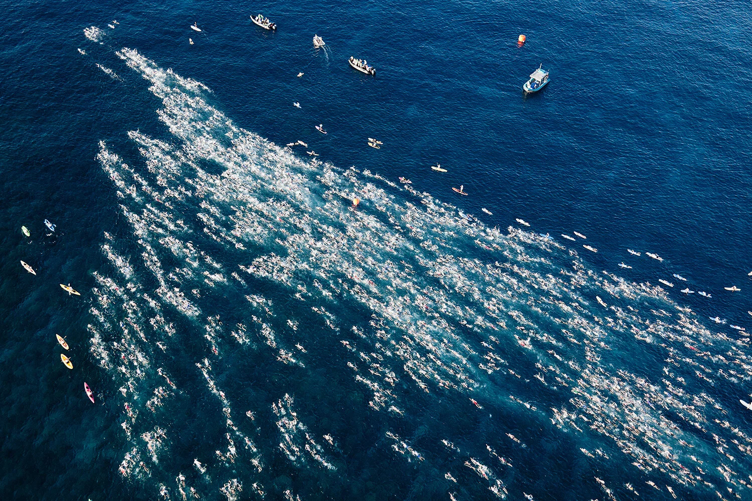  Aerial swimstart of World Championship Ironman Triathlon, Kailua-Kona, Hawai'i. 
