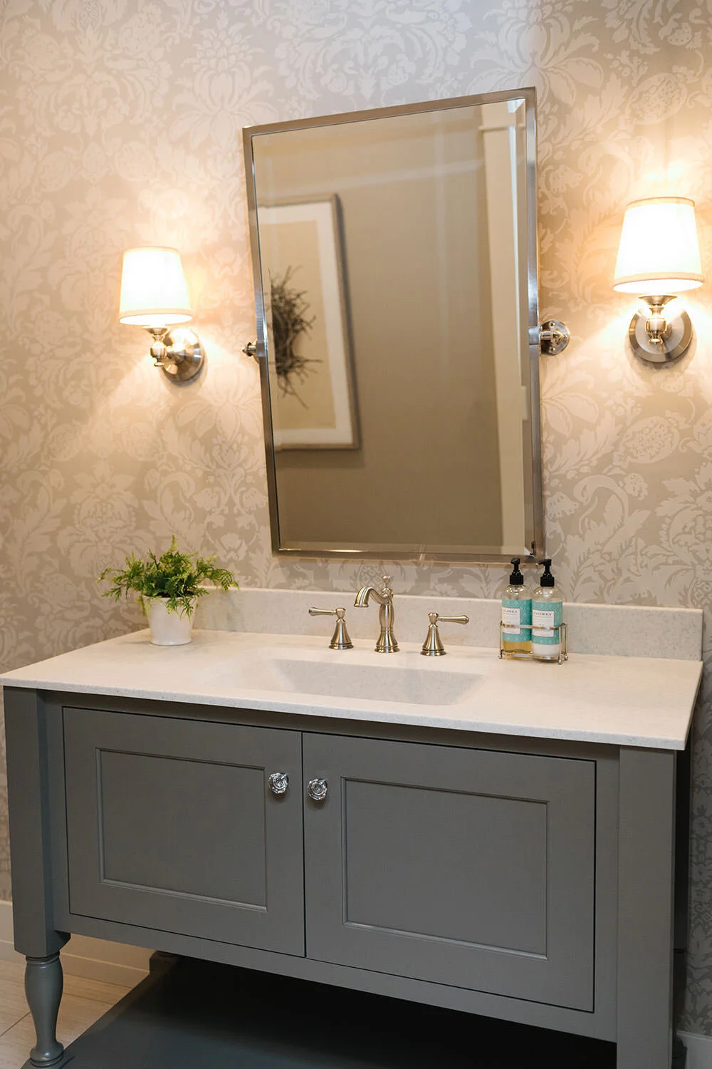 classic-powder-room-interior-design-AlignCreative-Orange-City-Iowa.jpg