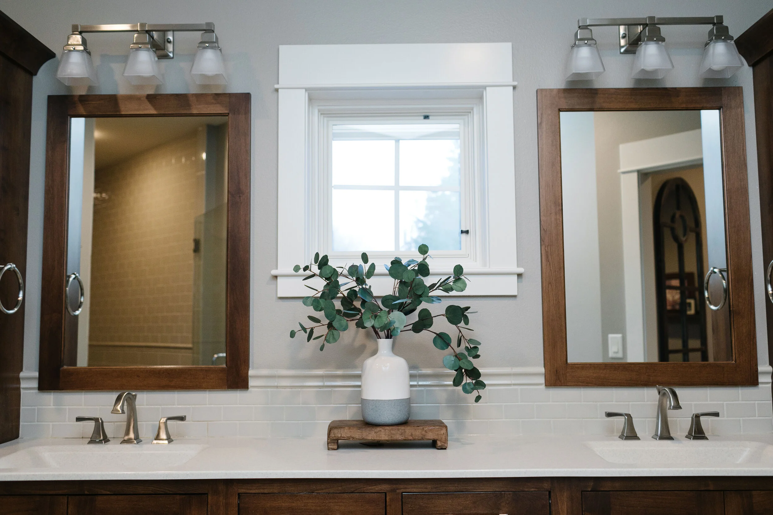 farmhouse-bathroom-interior-design-AlignCreative-Orange-City-Iowa.jpg