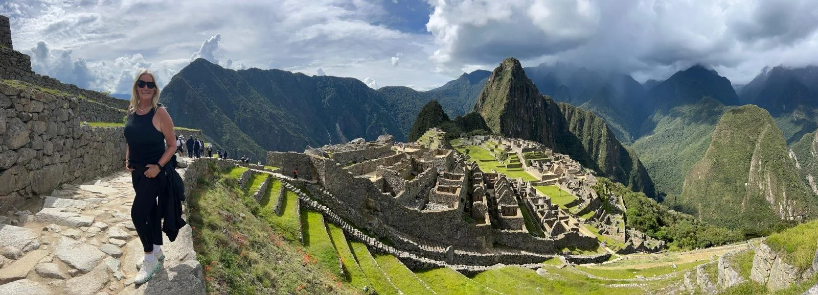 WhatsApp Image 2025-11-25 at 22.50.16 (10).jpeg