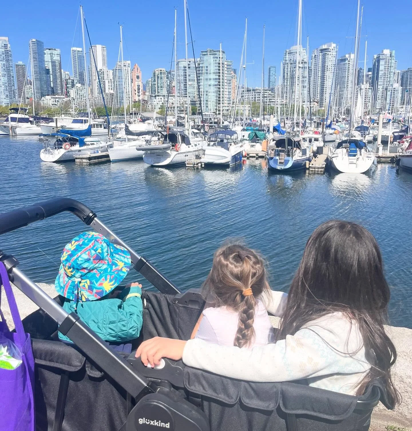 Sunday things! #smartstroller #parentinghacks #lifewithlittles #foryou #explore #sundayfun #vancouverseawall