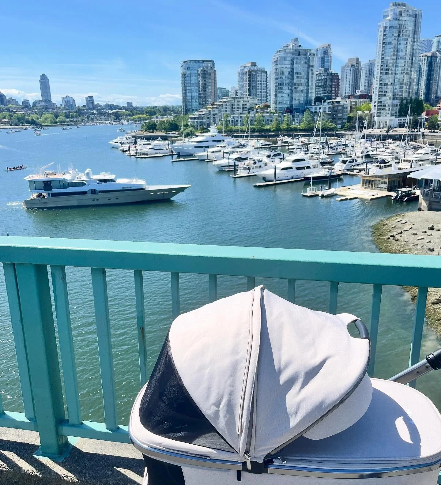 Happy Monday! It was a beauty of a weekend at our home base in Vancouver! #smartstroller #stroller #summerbaby2026 #baby2026 #babyloading #pregnant #expecting #buggy #babytech #parentinghack