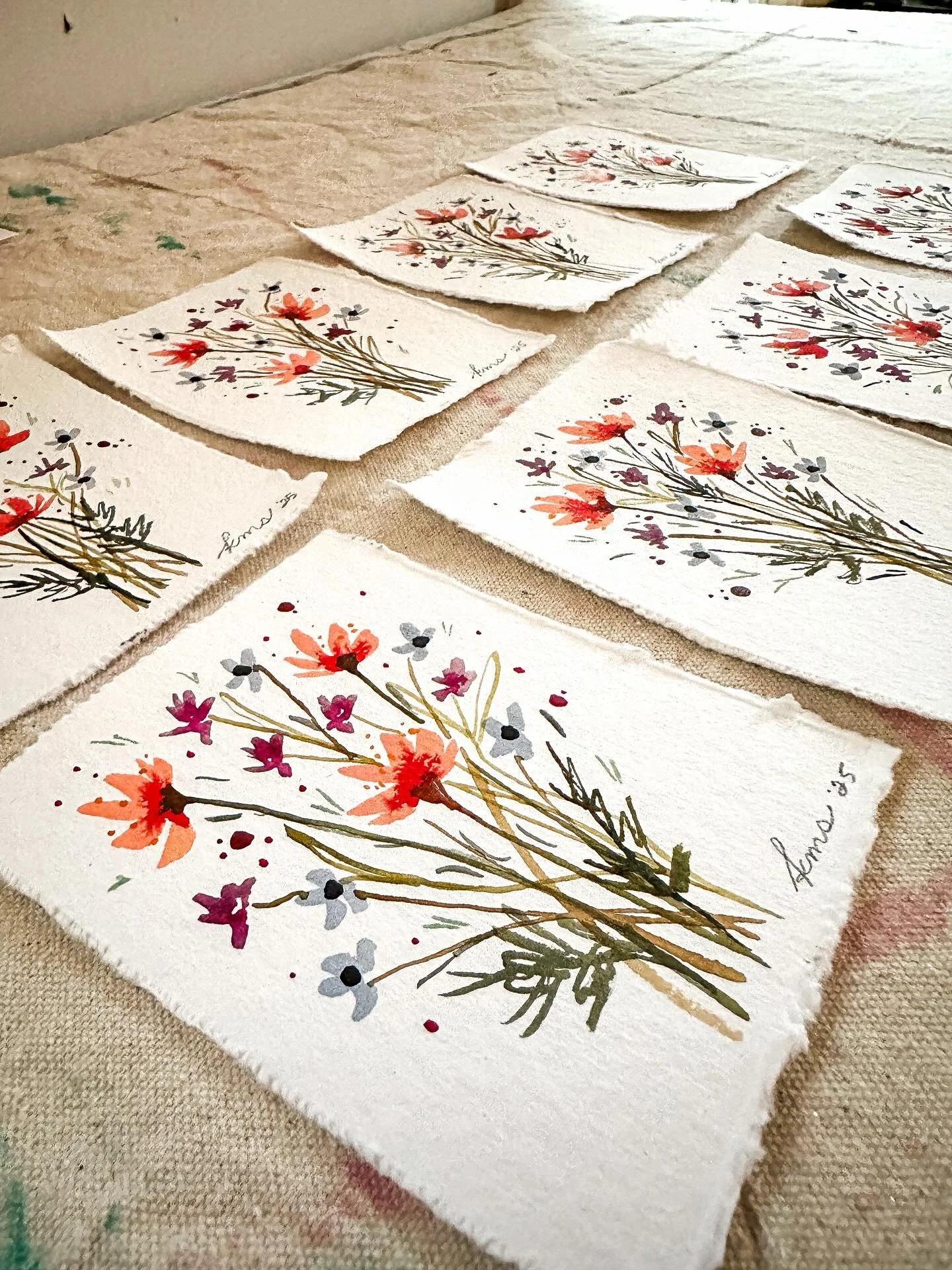 Artwork doesn&rsquo;t need to be physically large to make a big impact. Pair a few of these minis together and make some magic. 

Giftable minis release Nov 13th with the holiday collection 

Subscribe at the link in bio now! 

#miniart #minis #tinya