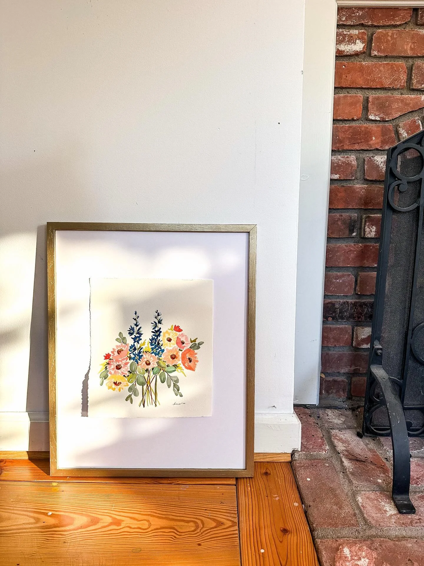 Morning light in the studio + these florals 👌🏻