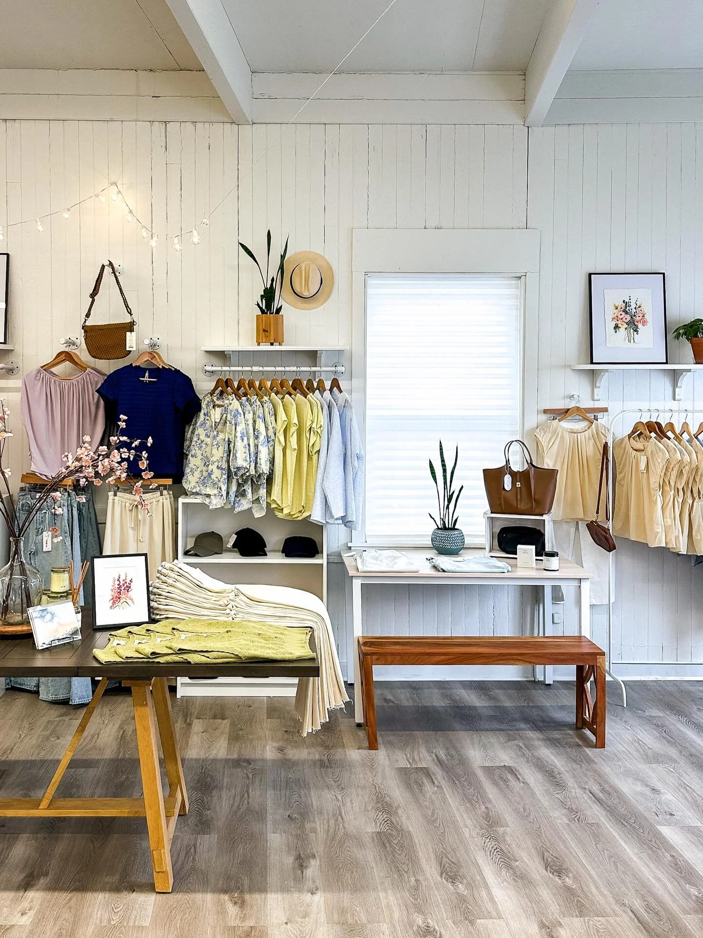 L O C A L  L O V E | Glastonbury artist Krystle Stevenson x Thread by Thread 

If you&rsquo;re even remotely close to Glastonbury, CT I highly recommend taking the drive down Main Street to @threadbythreadboutique 

Not only will you enjoy the cutest