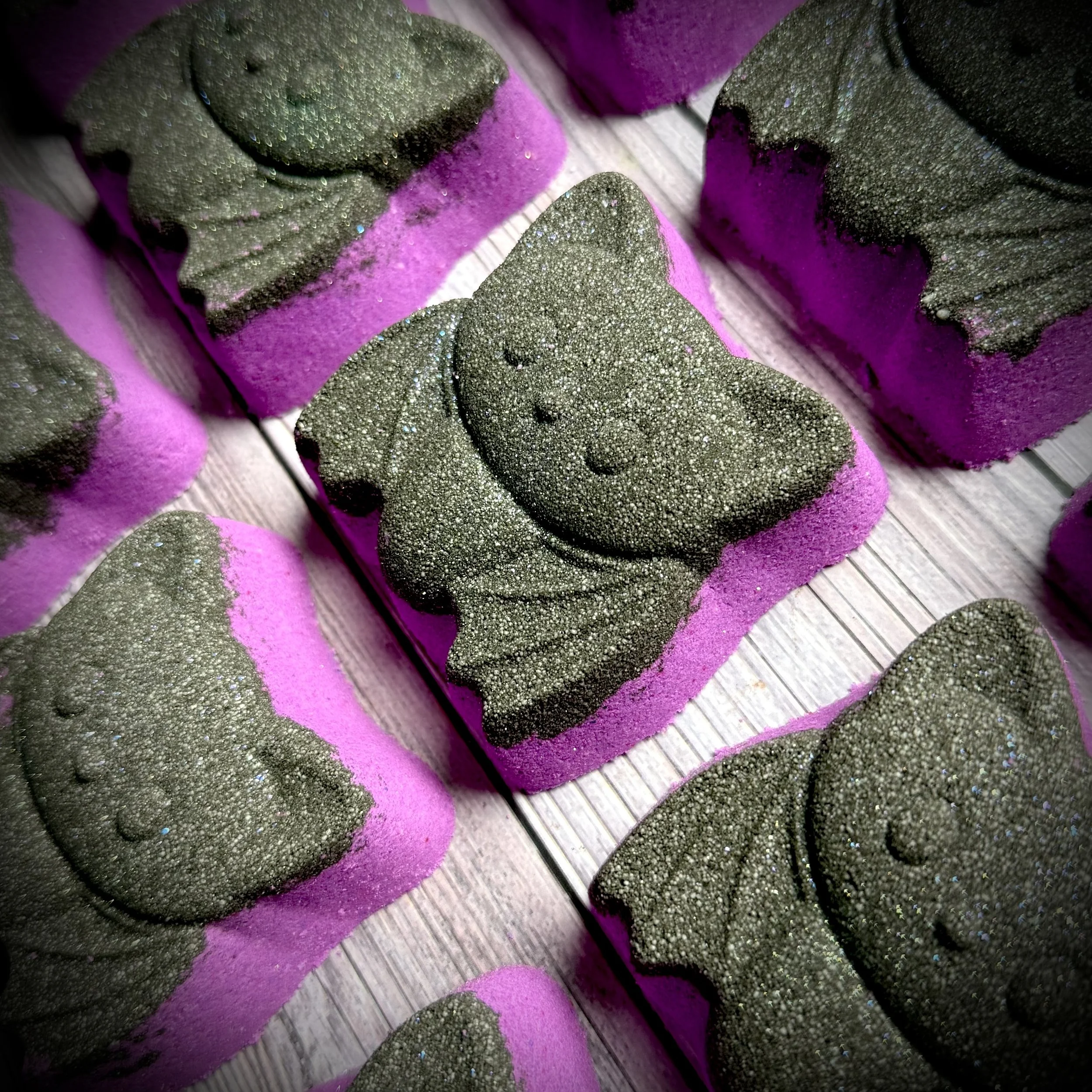 Berry Bats Bath Bomb - Black Raspberry Vanilla