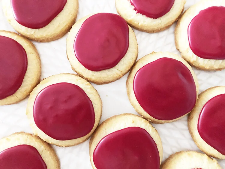 red_icing_cookies_blog.jpg