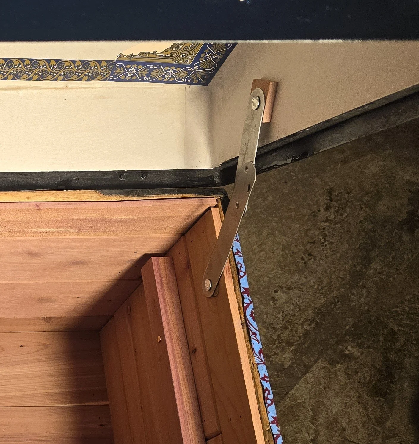 11. How to Replace the Lid Stay