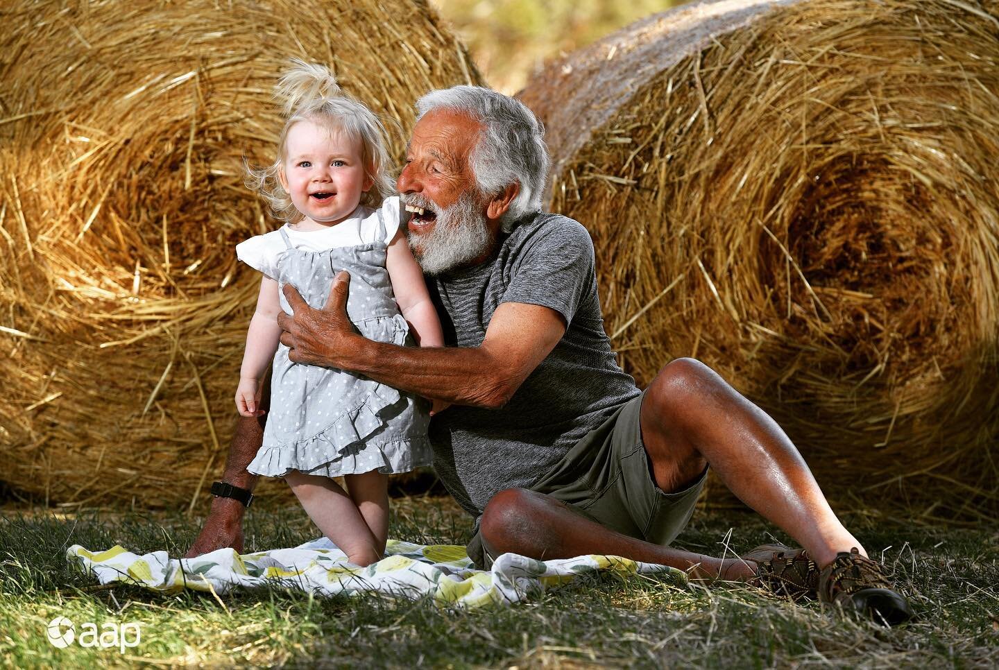 Unlucky stroke has 87 yo Ken paddling for Islay - 2400 km along the Murray to raise funds for a rare skin condition, EB, which his great-granddaughter has. #aap #Advertiser #epidermolysis #EB #Debra #kerynstevensphotography www.kerynstevens.com