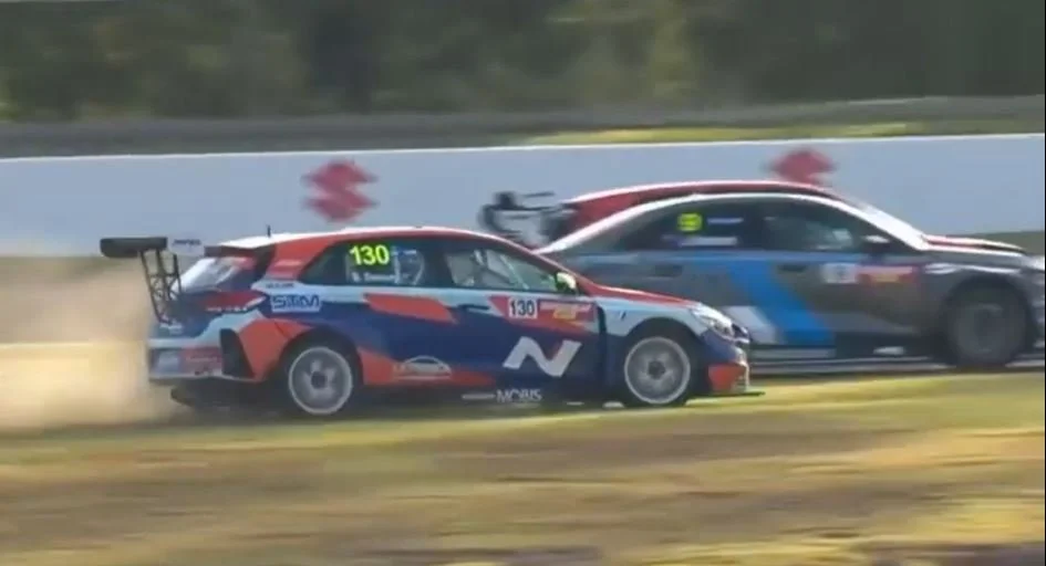 SWEENY SURVIVES WILDEST RIDE - BAILEY TAKES 4TH IN TORRID RACE 1