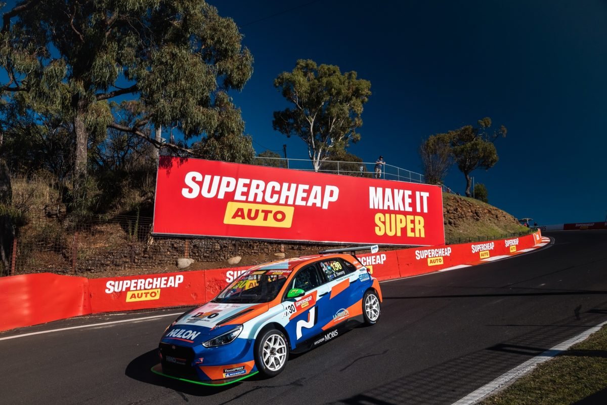 BATHURST INTERNATIONAL - BAILEY GOES FASTEST OF FIELD IN P1