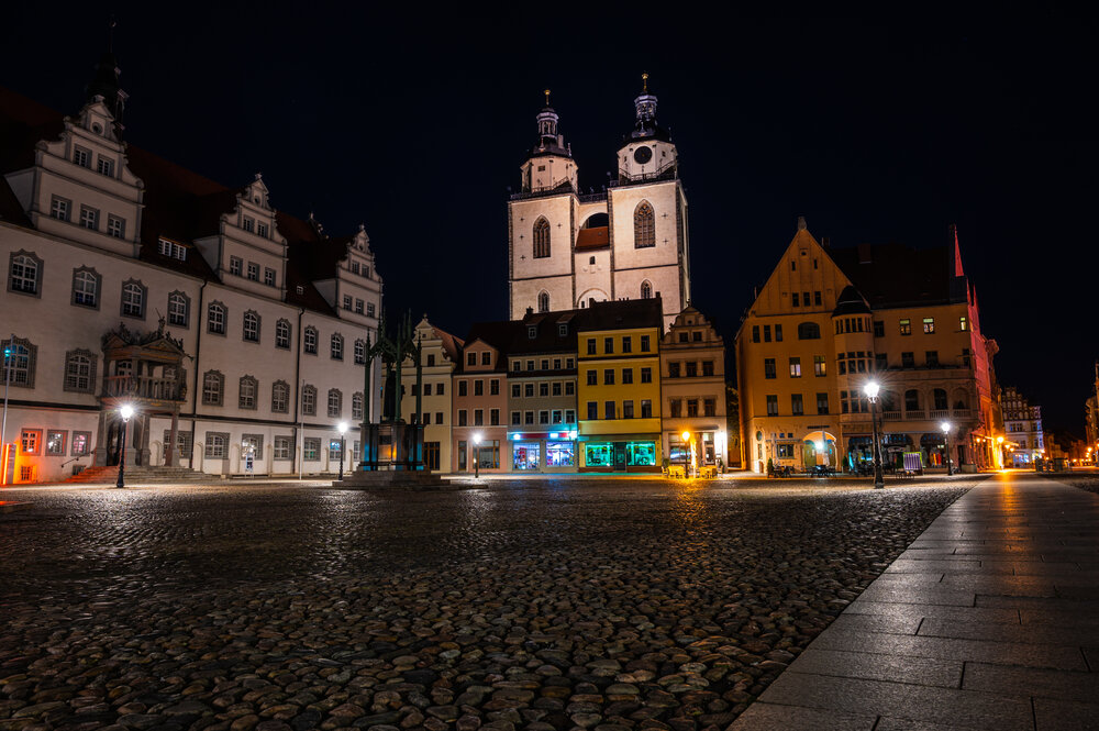 Marktplatz in Wittenberg bei Nacht