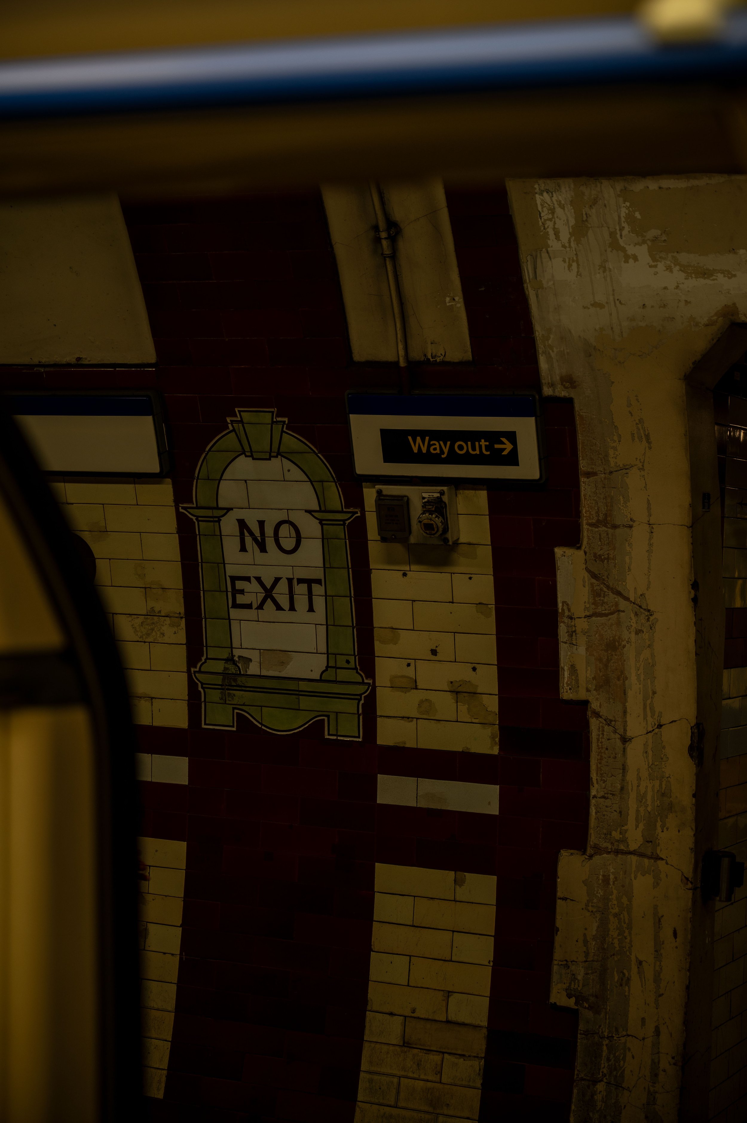 Fotos aus der Londoner U-Bahn Tube zeigen das Leben der Engländer hautnah (1)