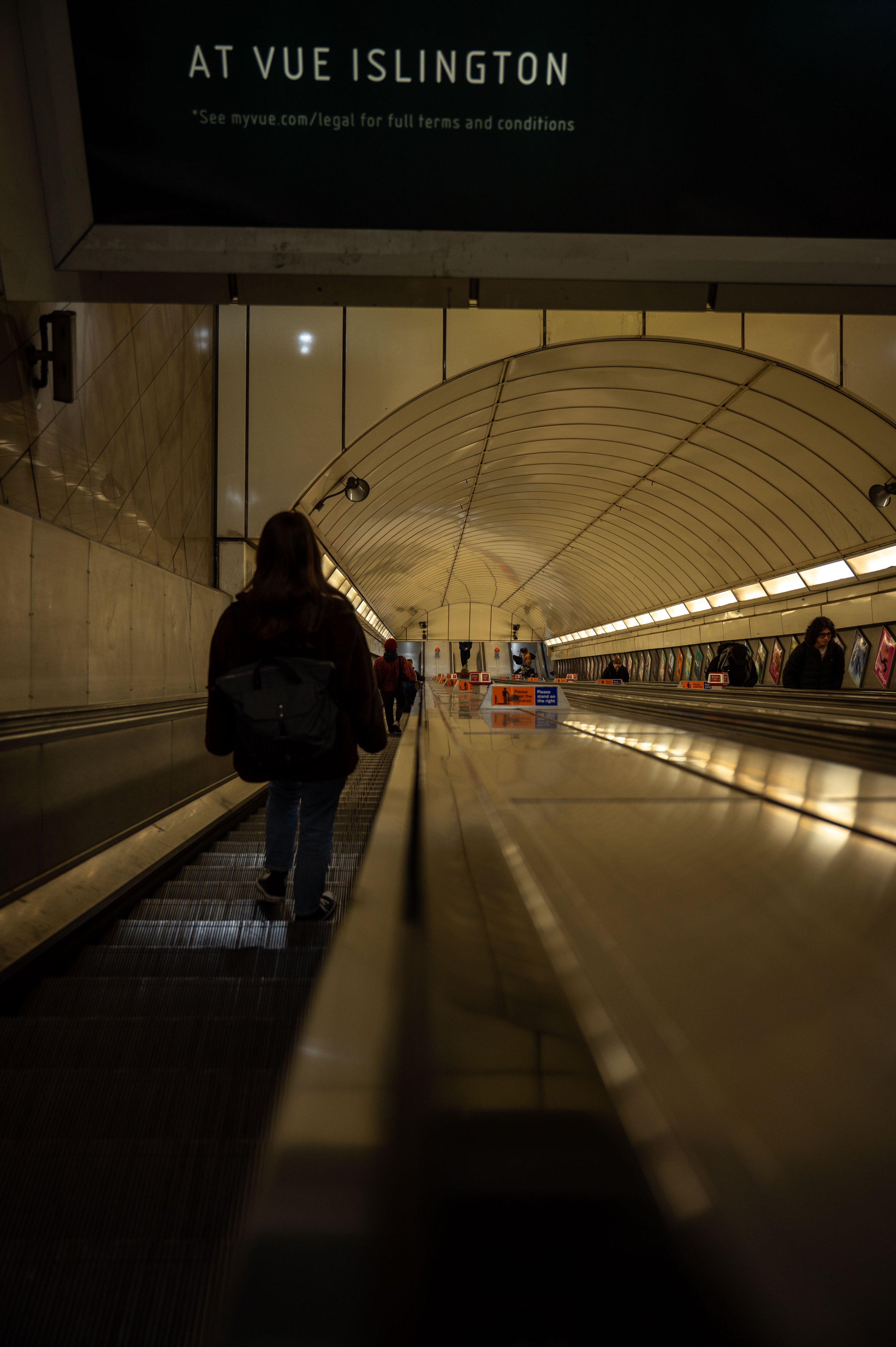 Fotos aus der Londoner U-Bahn Tube zeigen das Leben der Engländer hautnah (2)