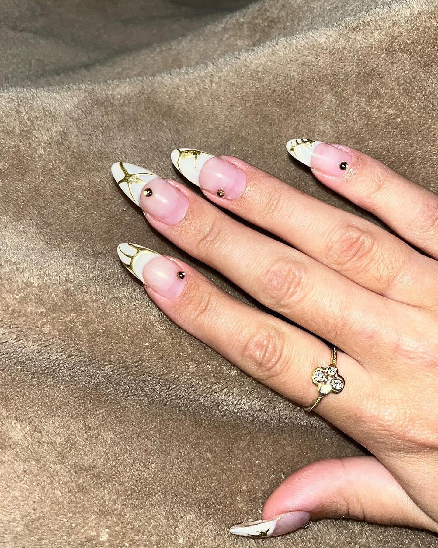 Golden French 🥰🥰🥰 #nailsinspiration #nailsoftheday #nailsnailsnails #nailsart #nails💅 #nailstyle #nailstyle #nailstagram #nails2inspire #nails #nagels #nagelstudio #nagels #nagelsalon #kunstnagels #acrylnagels #holland #netherlands #michellevu #d