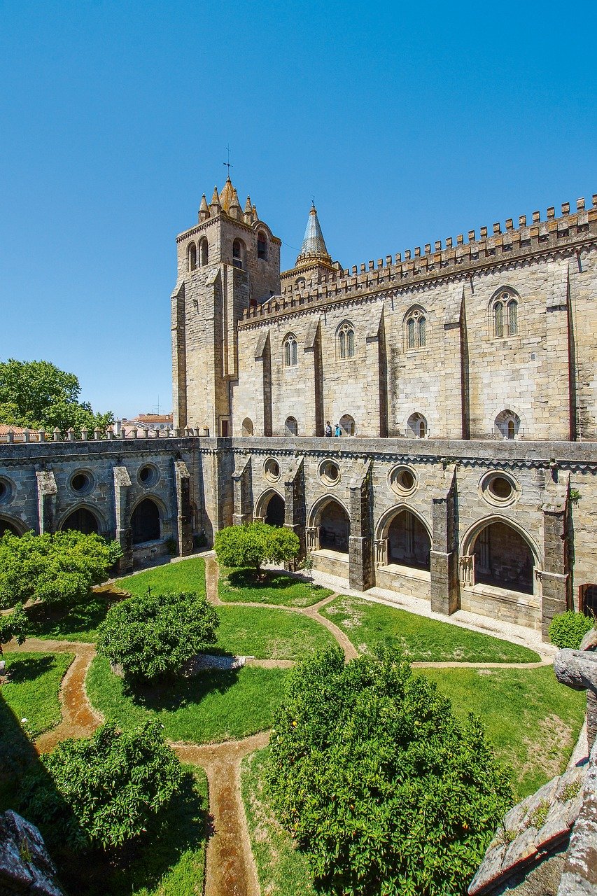 evora-4387494_1280.jpg