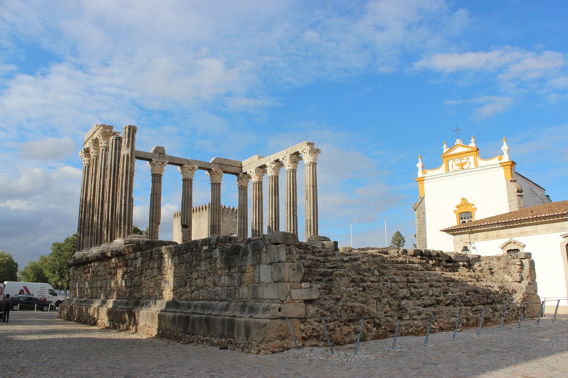 evora-4626571_1920.jpg