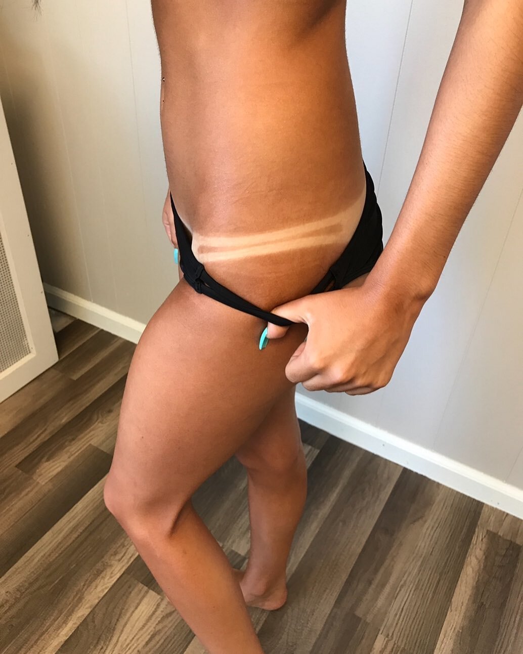 #wbw We customize our spray tan color for your individual skin tone, skin conditions and undertones.  It&rsquo;s not just Light, Medium and Dark solution 💣 🔥