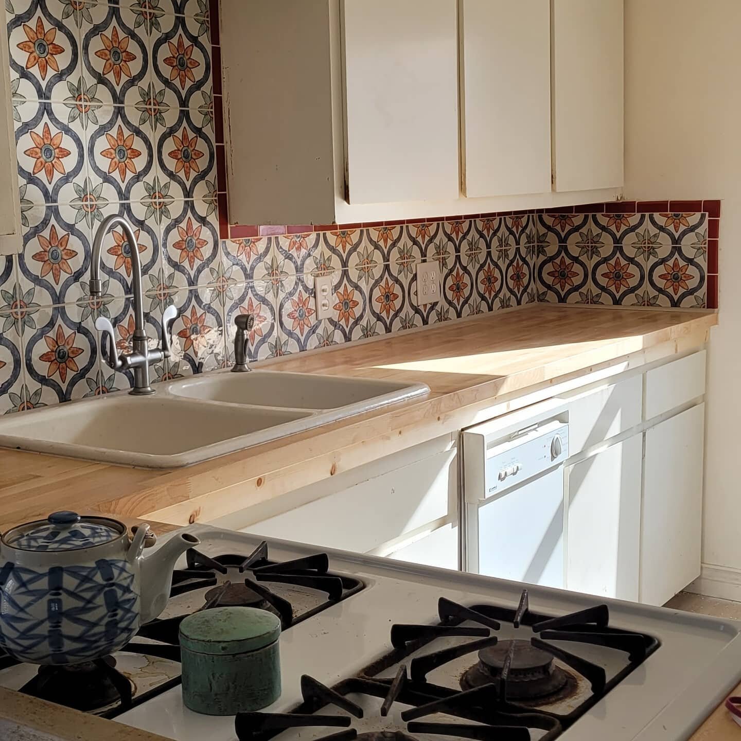 This week's cubicle:
Lovely transformation from dull &amp; dirty tile to bright colors and a sexy butcherblock countertop! 

Thanks to @jkhappenings and @nakdesignsinc
for helping to create this wonderful new space!
Thanks @truefoodmissoula for the b