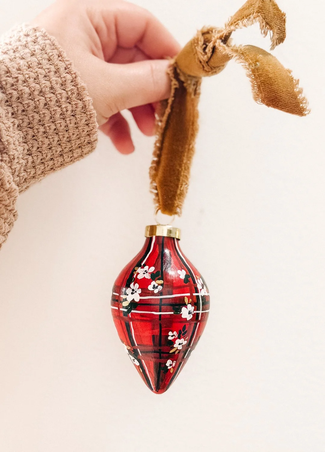 hand-painted-ornament-2025-6-2.jpg