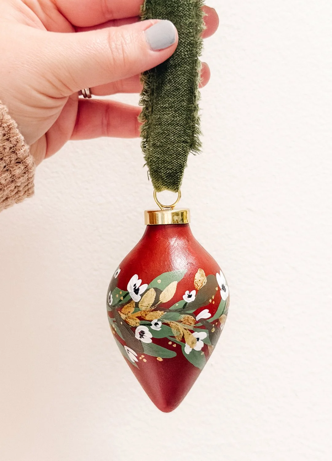 hand-painted-ornament-2025-2-1.jpg