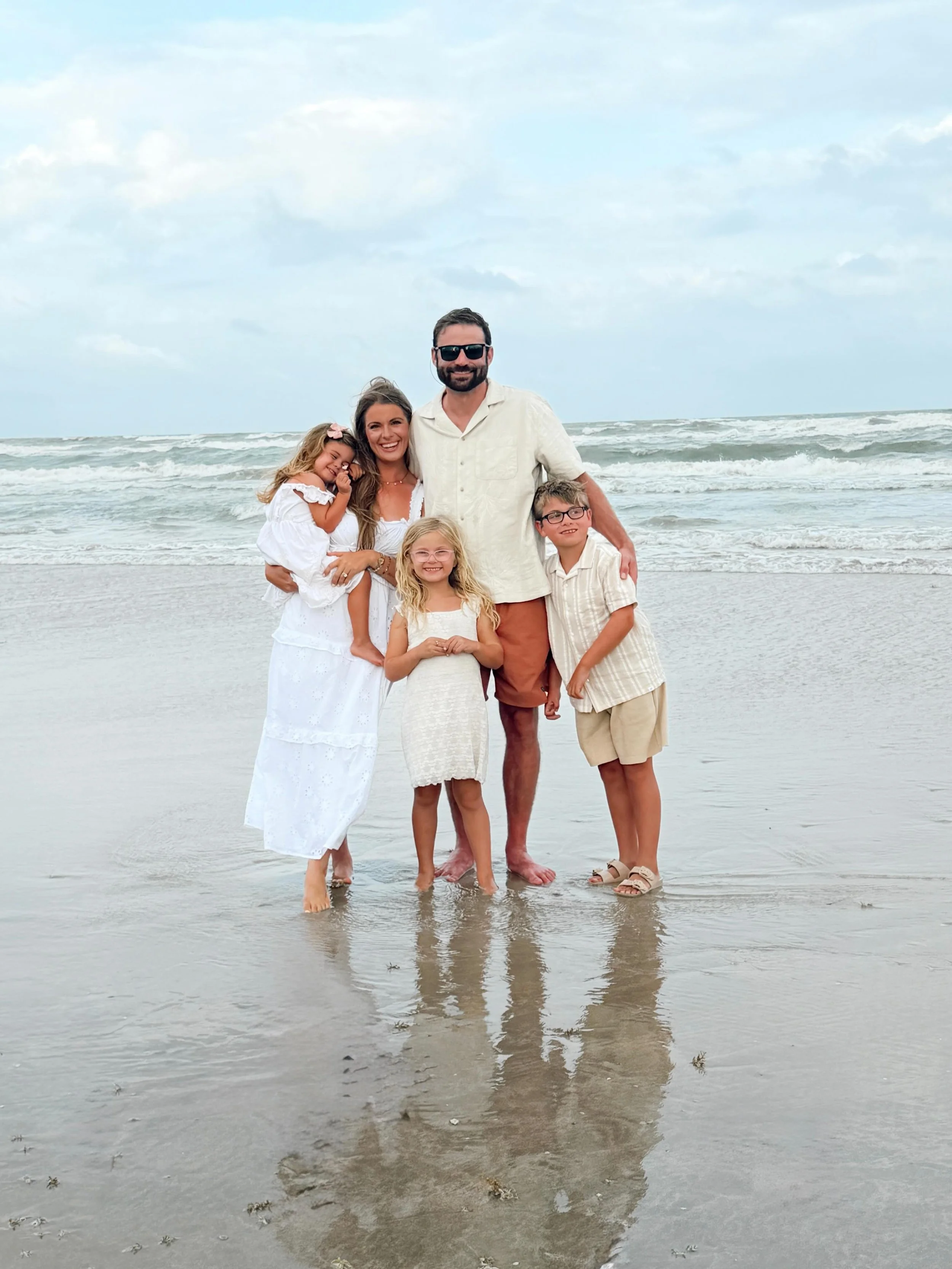 Sonnamaker family vacation 🌴🏖️🍹🌅 lots of sunshine and baby snuggles.