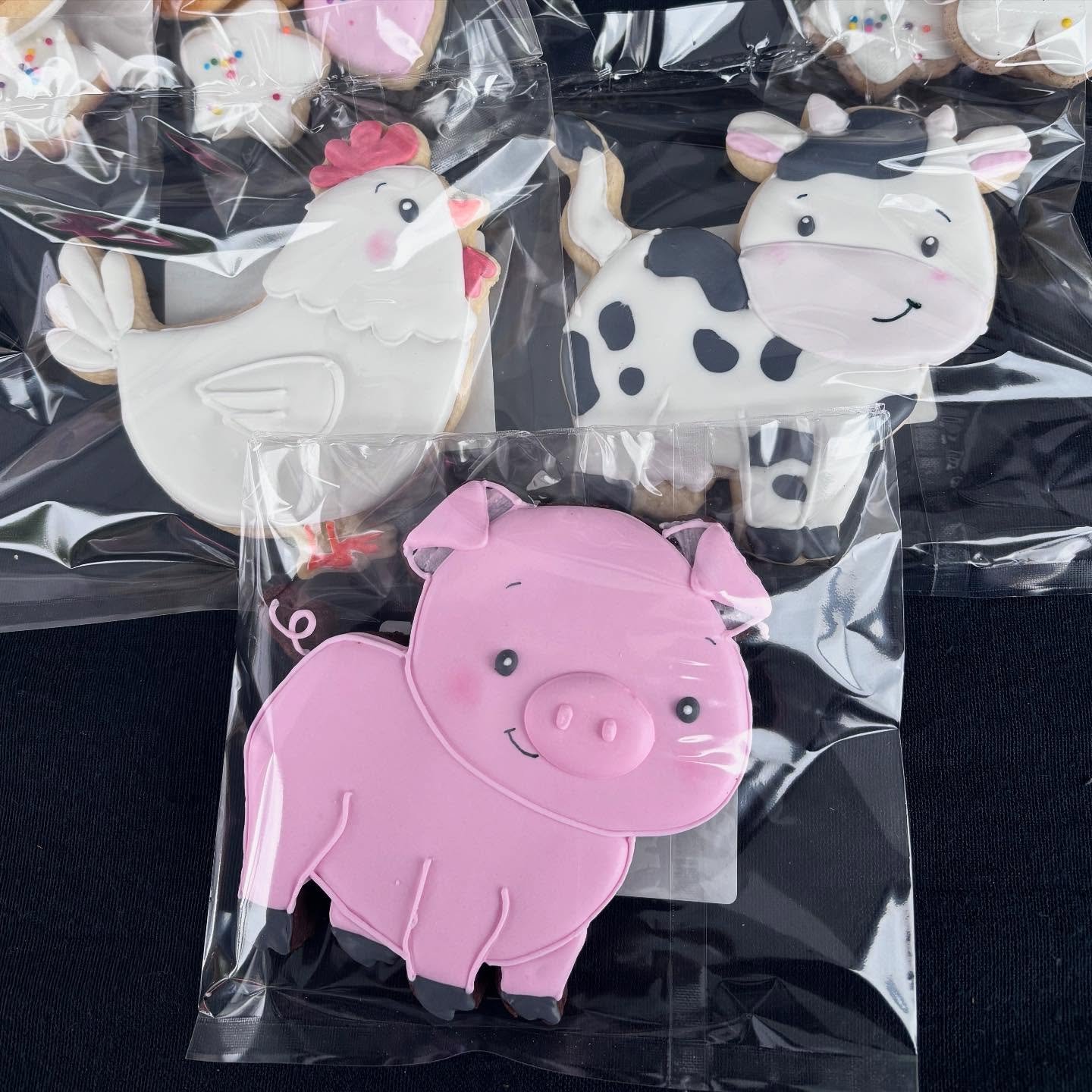 These little cuties will be making an appearance at the @bfmvermont market this Saturday, June 14th from 9am to 2pm. They will be offered in signature vanilla almond, chocolate, or snickerdoodle.

In addition, we will have some options for Father&rsq