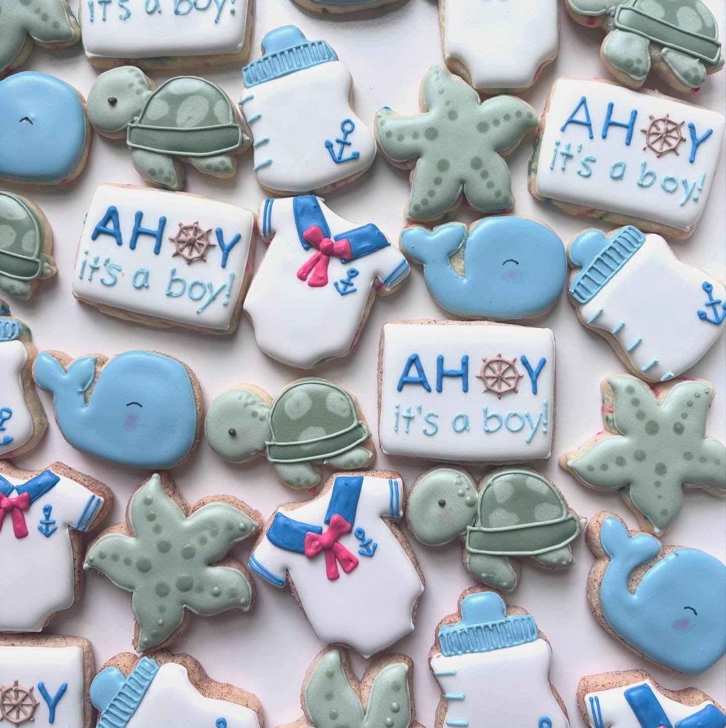 Mini cookies are so popular this year. The perfect little treat for your celebration. These were in our funfetti and snickerdoodle flavors!

Order yours for you next event at www.laurascookies.com

#burlington #southburlington #essex #essexjunction #